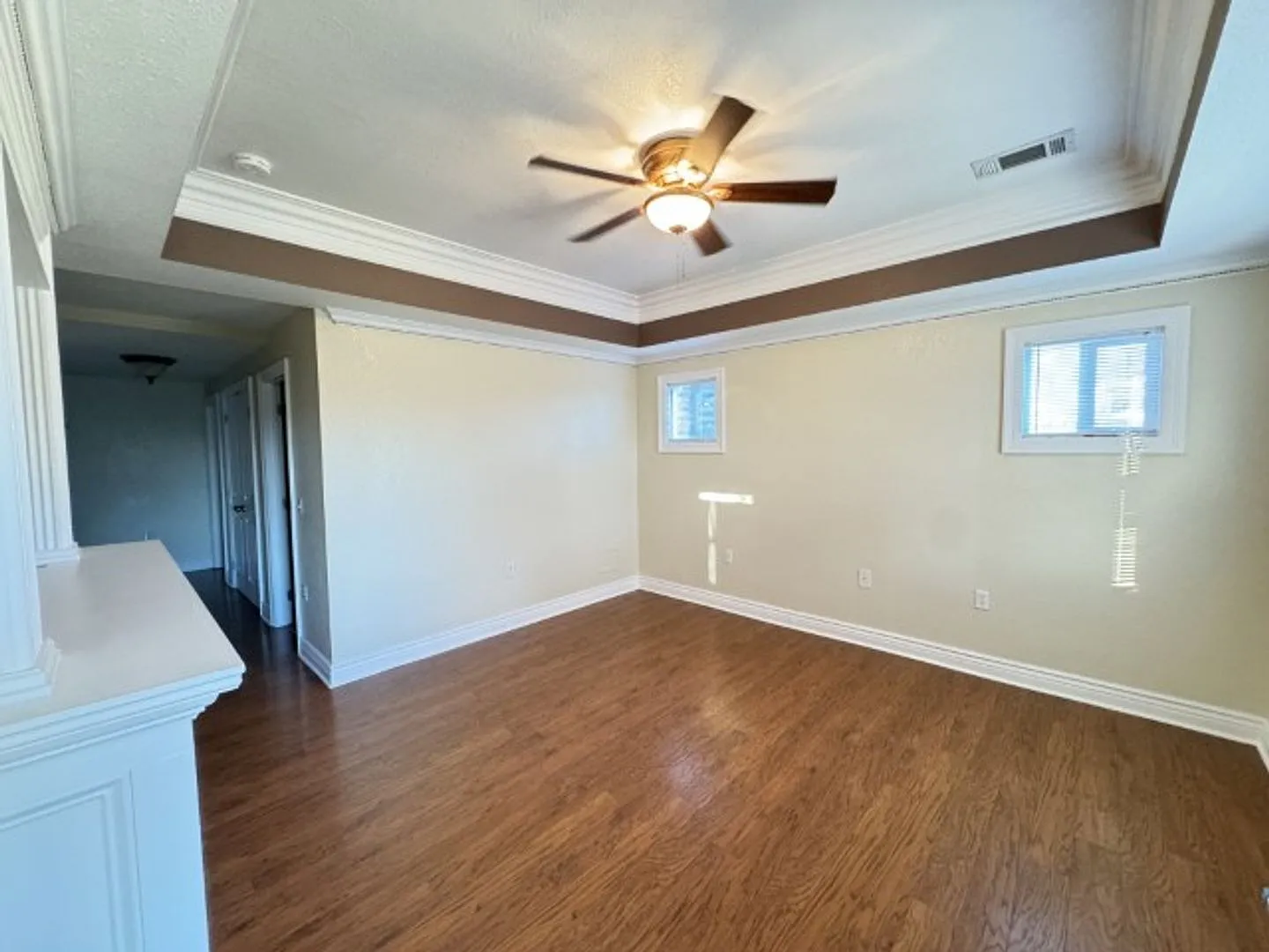 3 Bedroom 2 Bath Cottage Style Home with Large Den — Photo 4