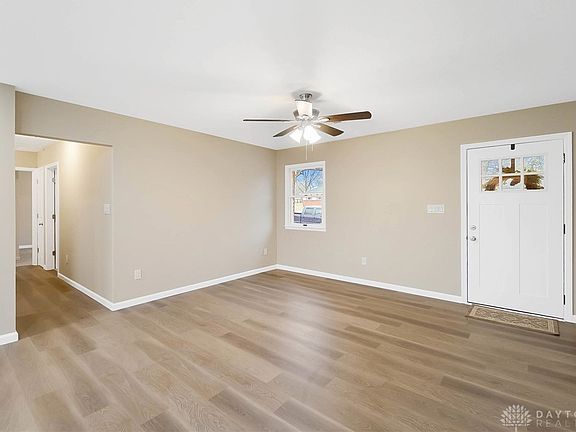 3rd image of 913 Hartz Dr