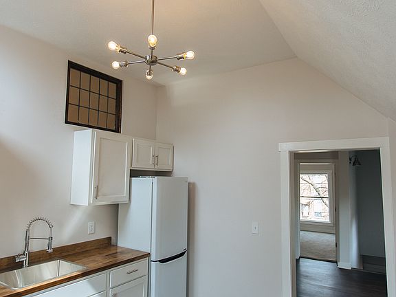 2nd image of 322 E Hillsdale St #2-322.5