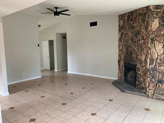 4th image of 661 Grace Ave
