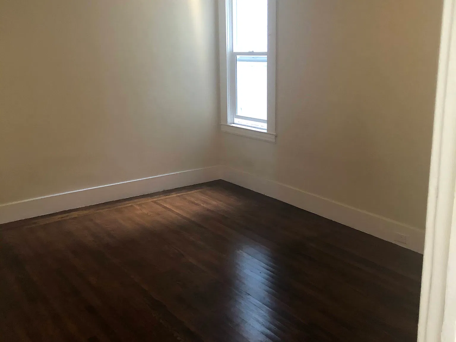 2 bed, 1000 sqft, $5,600 — Photo 2
