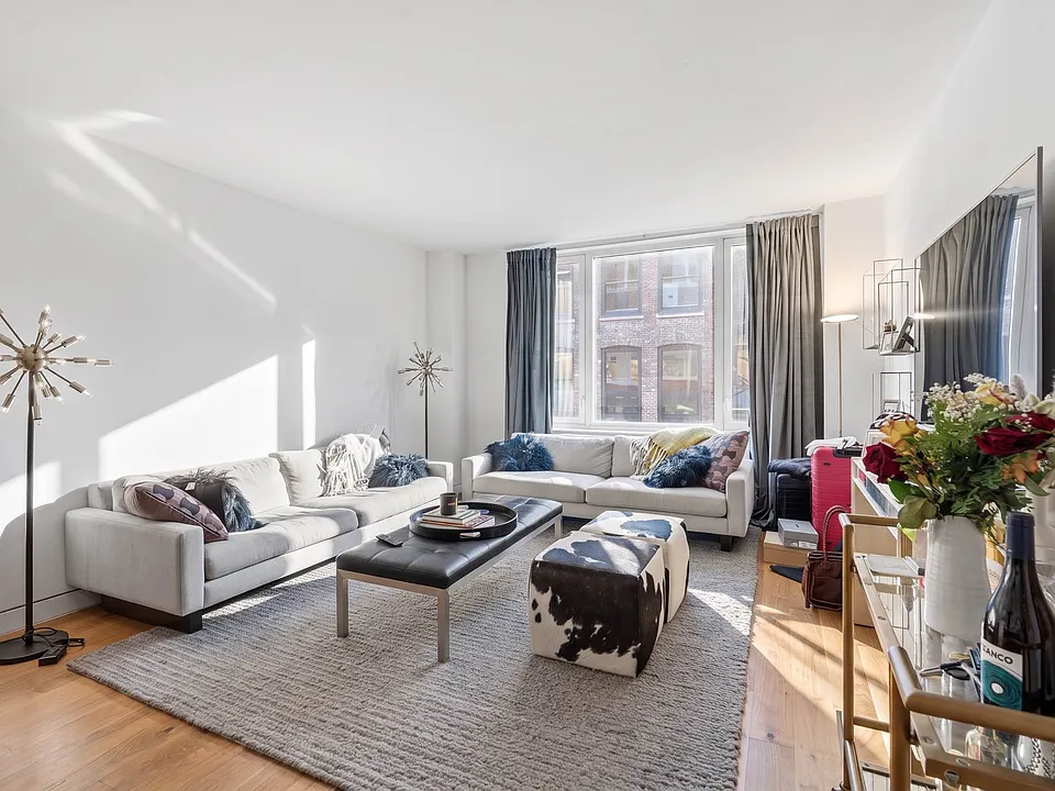 151 W 20th St #A3