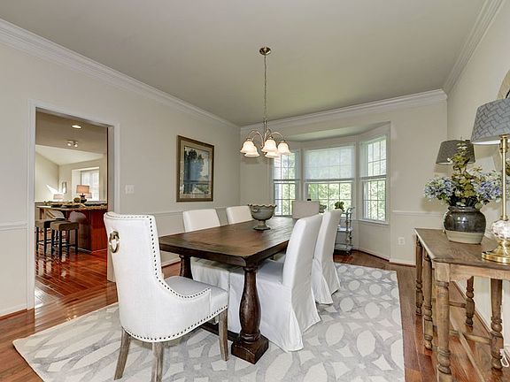 Dining Room w/bay window and great details