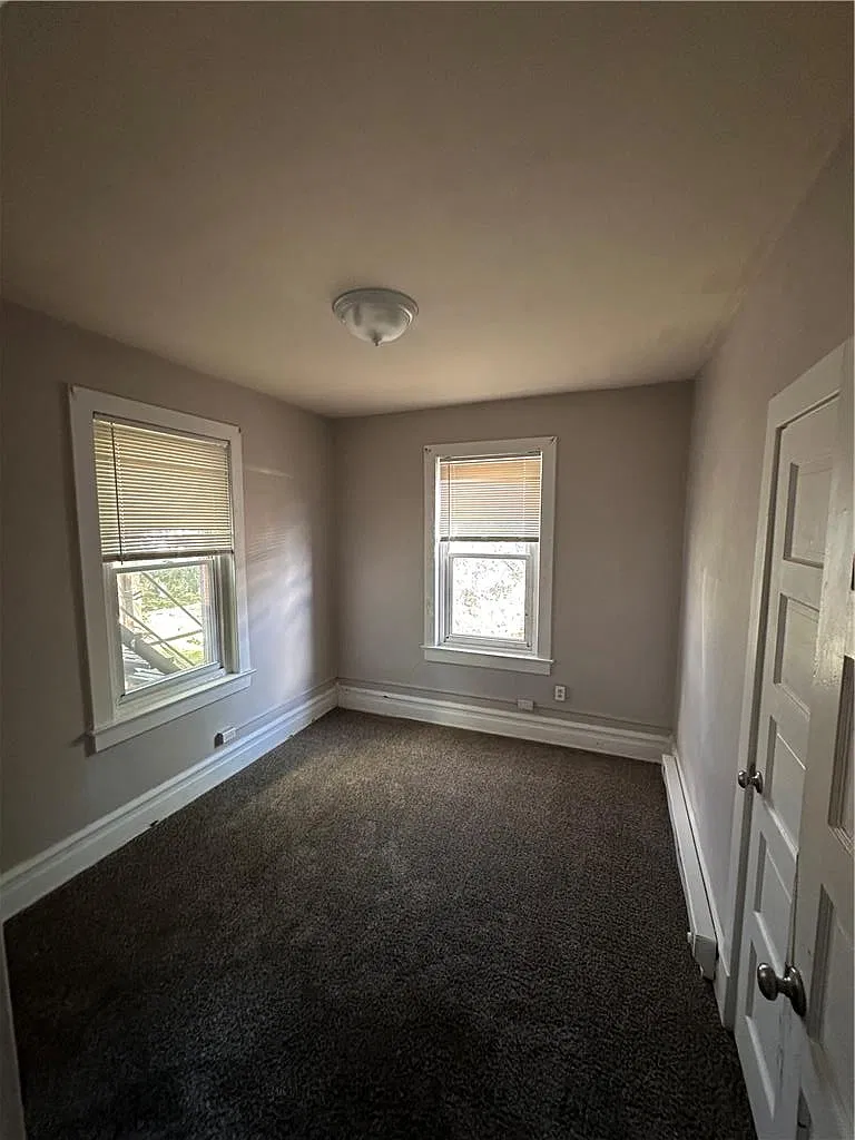 713 W Gordon St — Photo 3