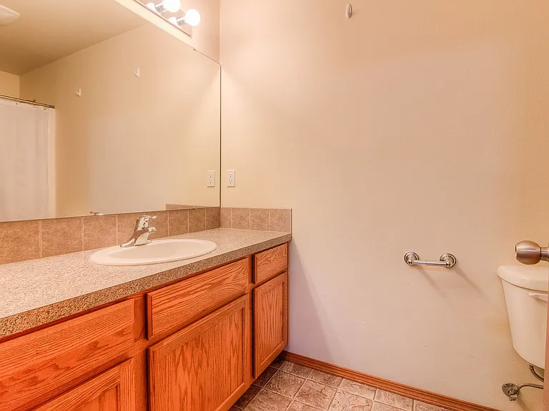 1004 S 90th Ave — Photo 19
