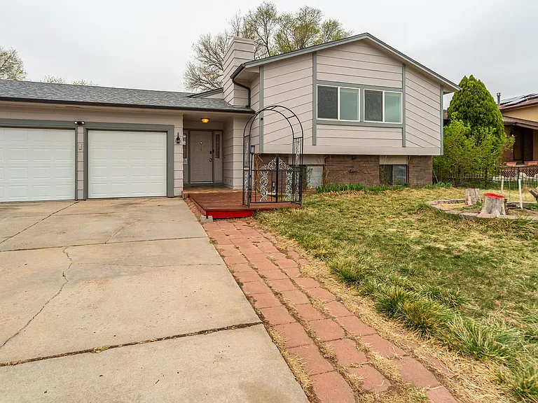 7425 Painted Rock Dr — Photo 34