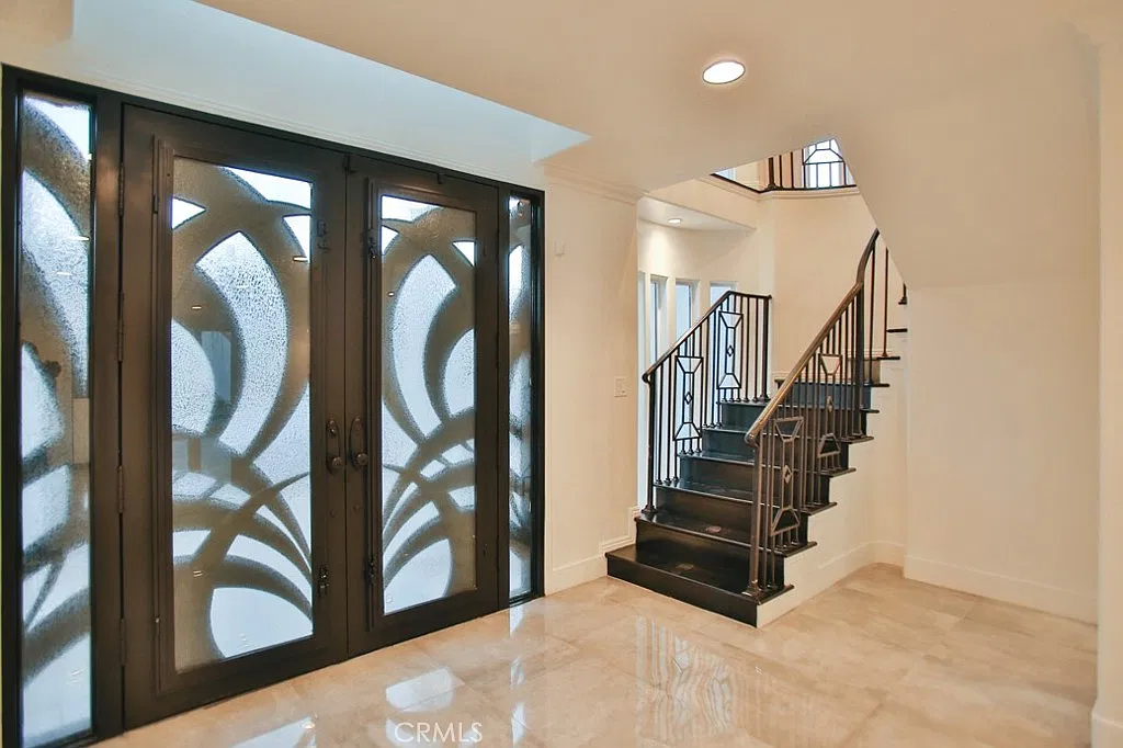 4 bed, 3815 sqft, $9,000 — Photo 3