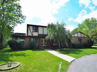 11465 Bay Of Firth Blvd, Fenton, MI 48430