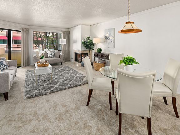 3rd image of 401 100th Ave NE APT 216