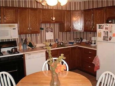 5th image of 214 Prince Of Wales Dr