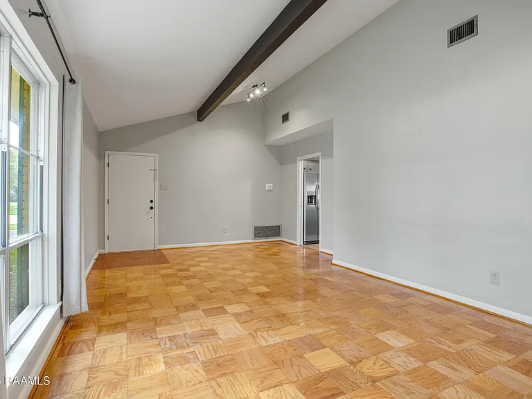 920 Marilyn Dr — Photo 7