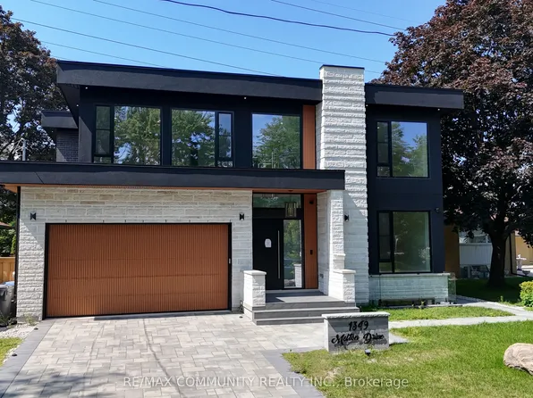 1349 Melton Dr, Mississauga, ON L4Y 1L6