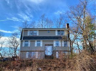 8 Colburn St, Burlington, MA 01803