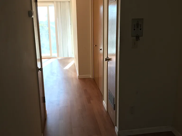1528 Oxford St #8 — Photo 4