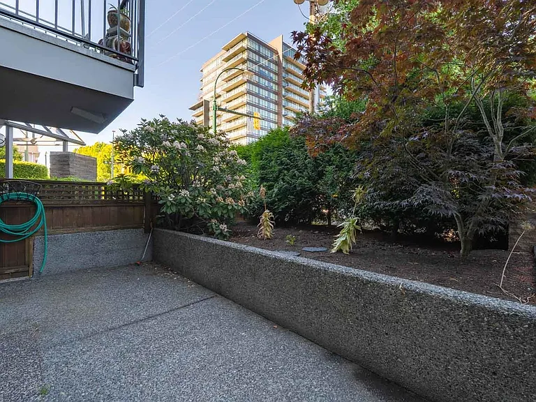 1550 Marine Dr #103 — Photo 17
