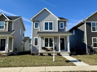 818 Seven Winds Trl, Verona, WI 53593