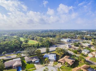 200 Leafwood Rd, Tarpon Springs, FL 34689