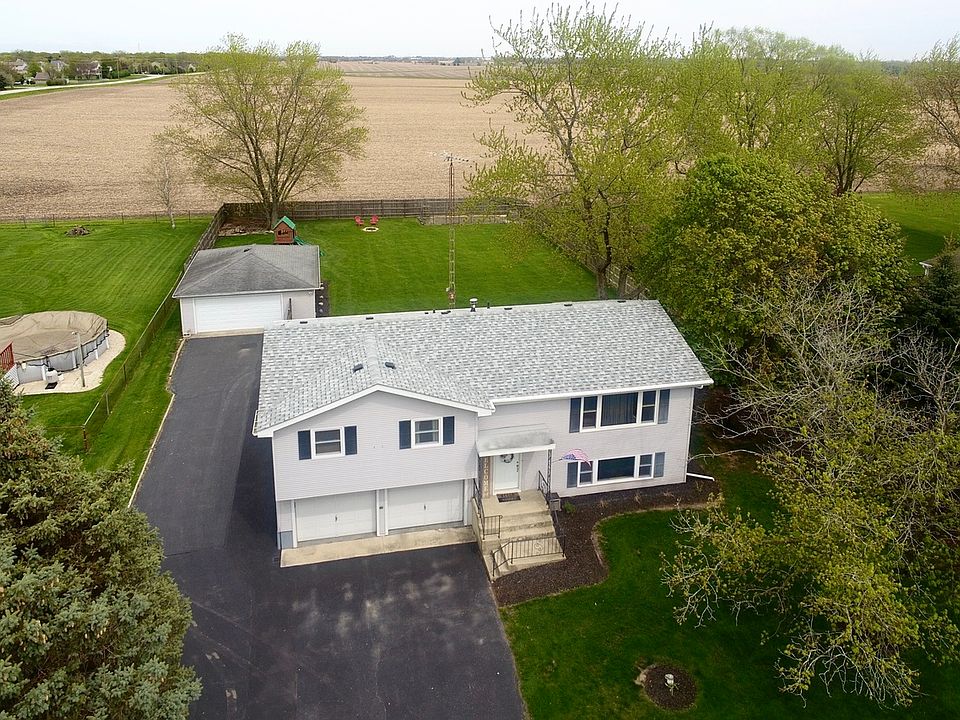 1st image of 3040 Sauk Dr
