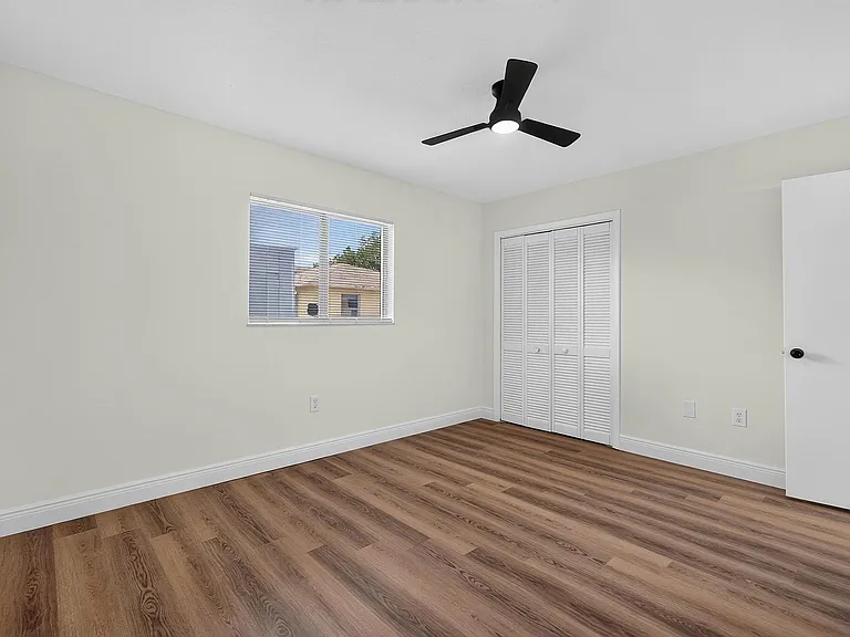 205 14th St W — Photo 13