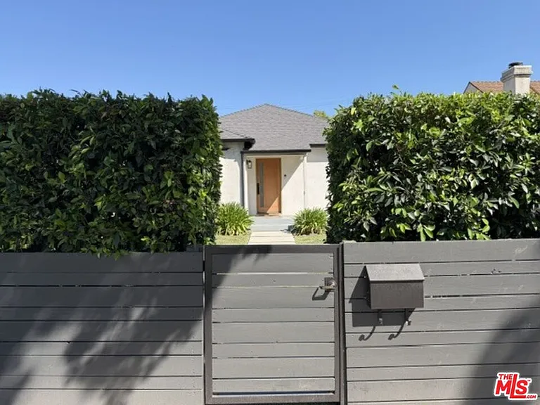 1768 S Fairfax Ave — Photo 4