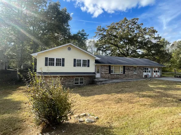 306 State Garage Rd, Whitley City, KY 42653