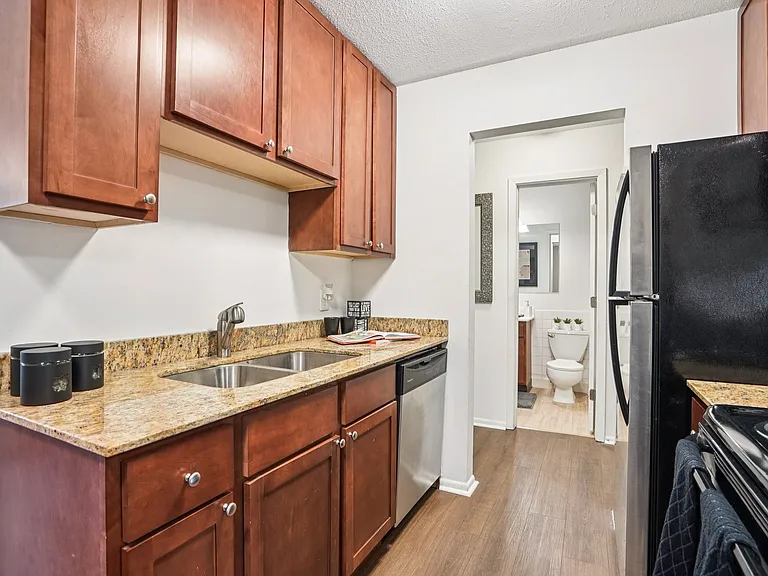 Uptown Square Apartments — Photo 9