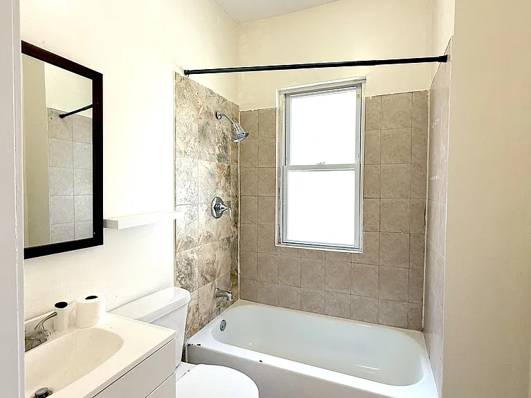 842 N Avers Ave #2 — Photo 7
