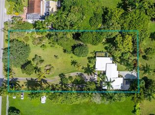 420 NE 154th St, Miami, FL 33162