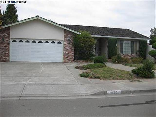1st image of 2620 Royal Ann Dr