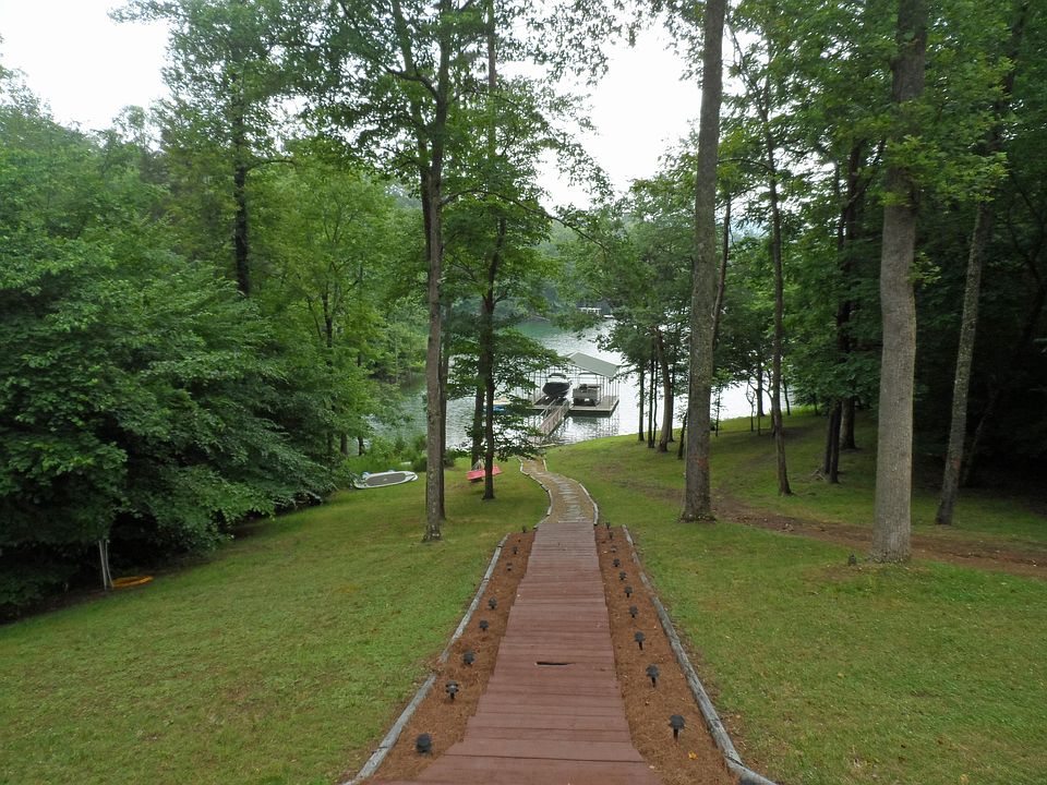 1st image of 125 Hidden Cove Ln