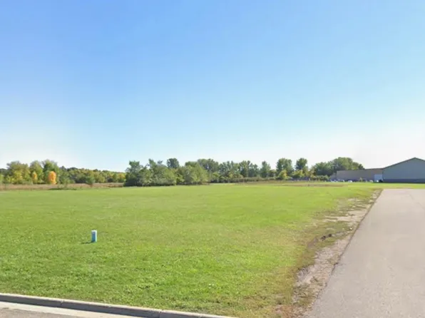 302 E Pike St, Osakis, MN 56360