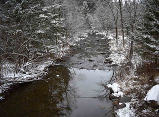 0 Loop Rd, North Troy, VT 05859