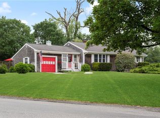 228 McCorrie Ln, Portsmouth, RI 02871