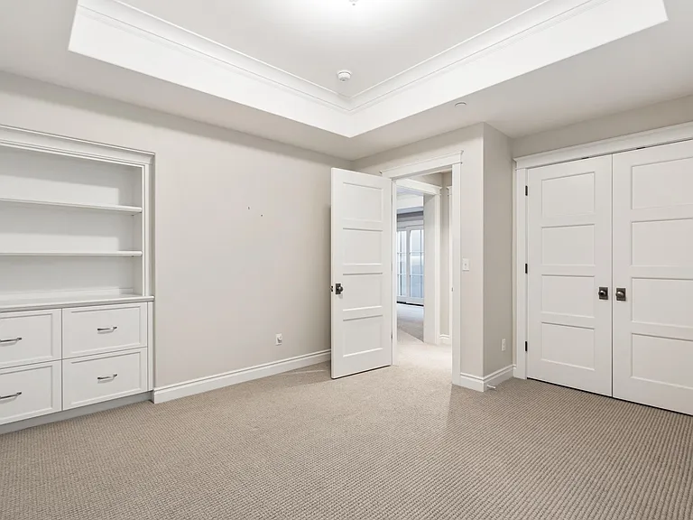 240 University Dr — Photo 22