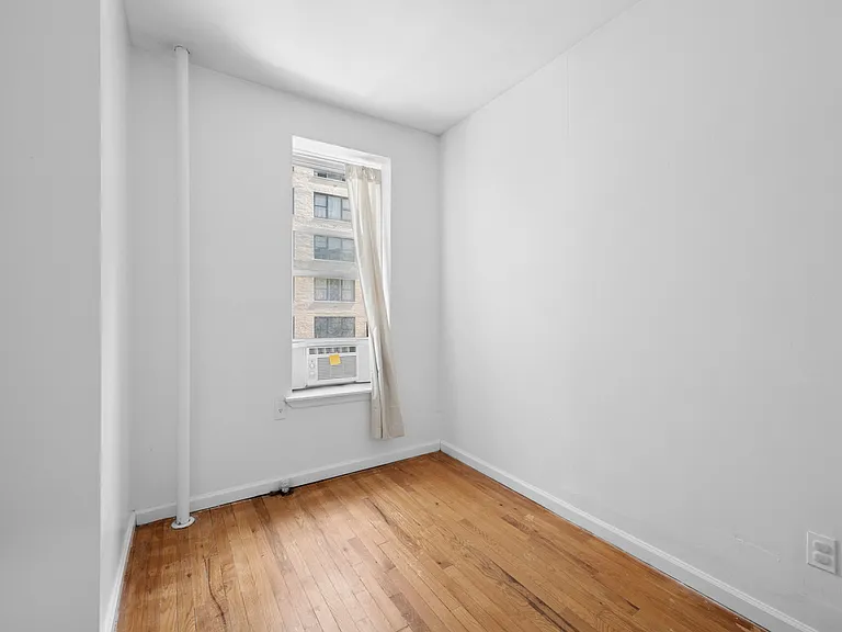 320 E 49th St #45 — Photo 5