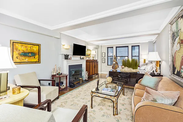 Sold by Compass | media 7