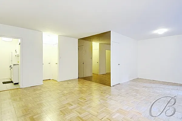 Sold by Bellmarc Realty | media 3