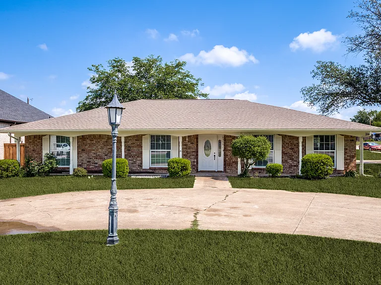 6355 Starnes Rd — Photo 2