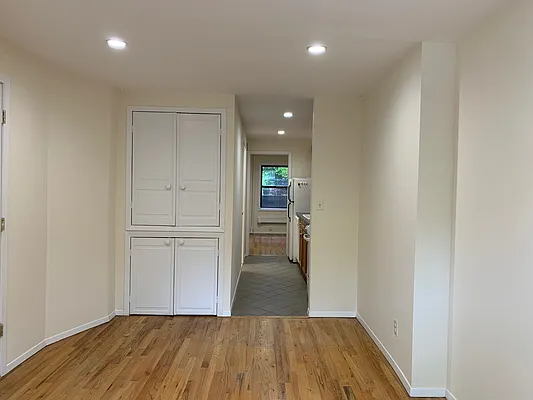 Rented by Compass | media 2