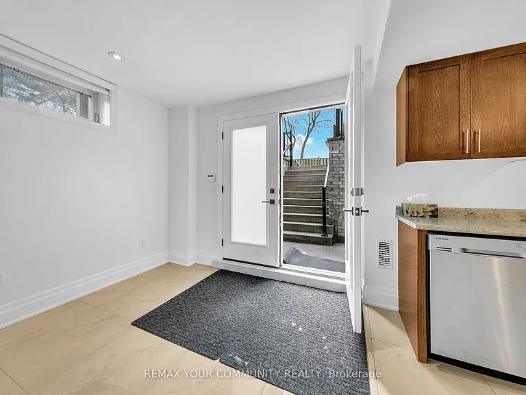 179 Greenfield Ave — Photo 24