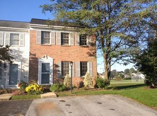 77 Laurie Ln, Lititz, PA 17543