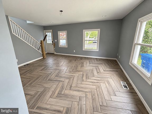 5th image of 503 Delaware Ave
