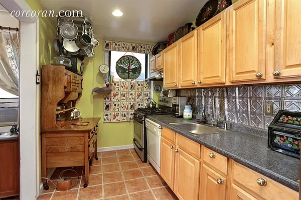 Sold by Corcoran | media 14