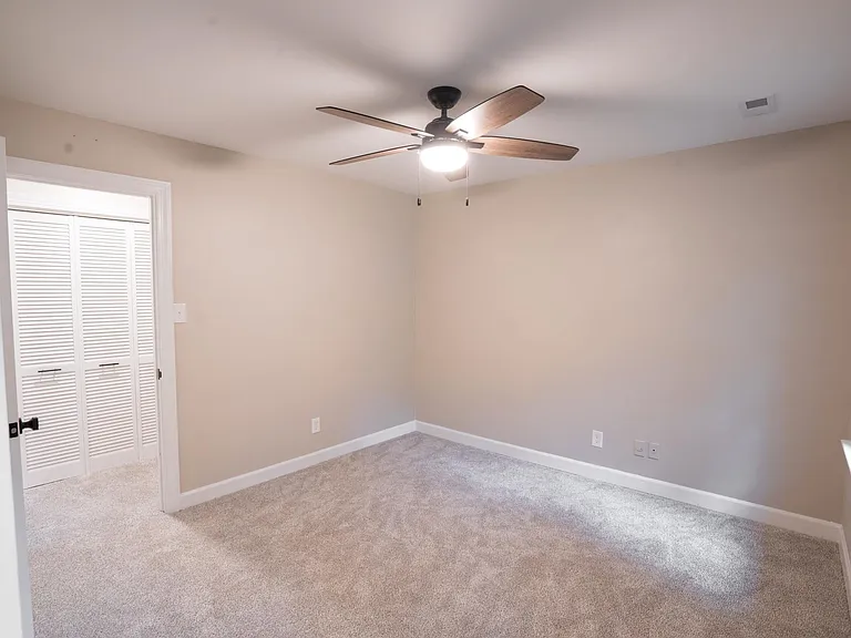 303 Fairfield Ln — Photo 11