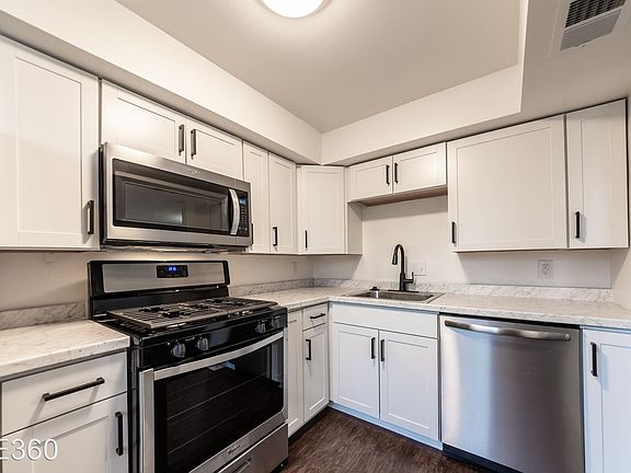 3rd image of 601 E Warrington Ave #5248373