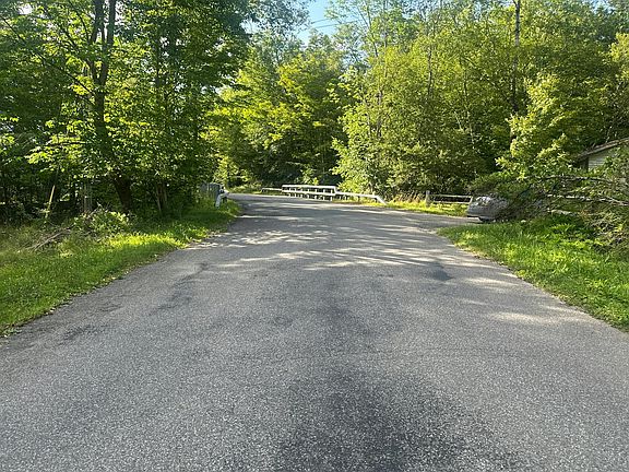 4th image of 2215 Beaverkill Rd