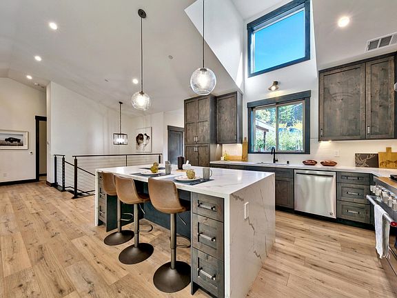 5th image of 12534 Muhlebach Way