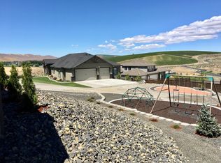 105 S 716th Pr SE, Kennewick, WA 99338