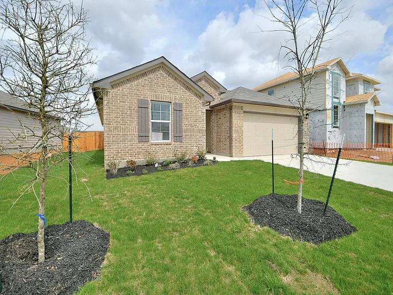 771 Monarch Dr — Photo 6