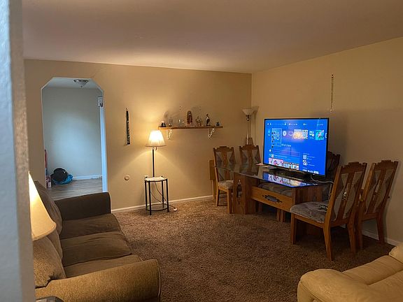 4th image of 9431 Rose Ct
